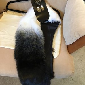 NWT Modern Faux Fir Scarf (Wear two ways)